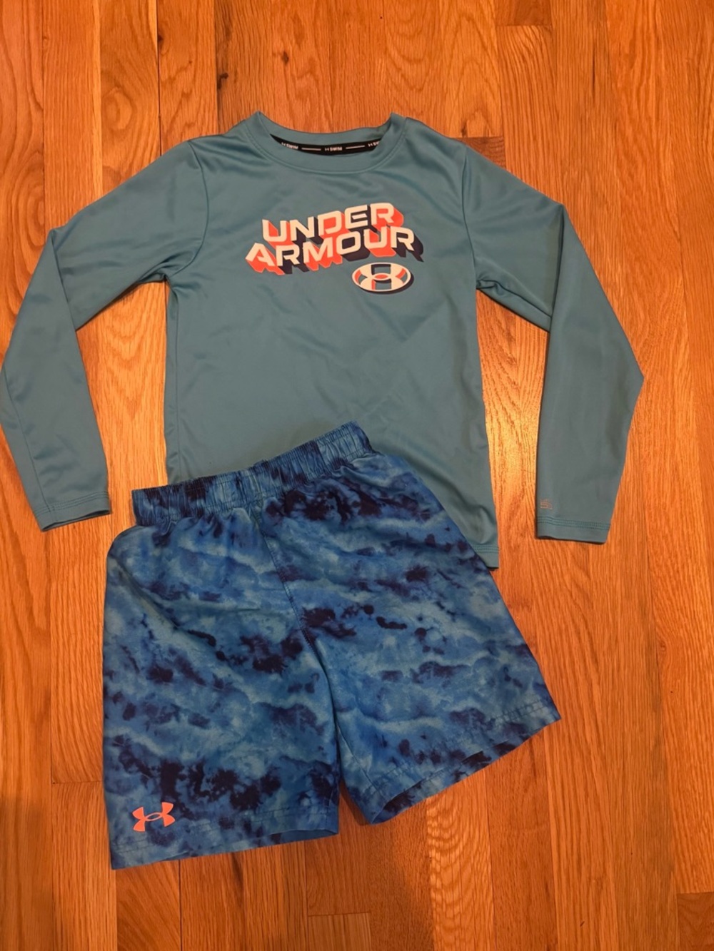 Boys Under Armour Blue Long Sleeve Rash Guard & Swim Shorts Set Size 6